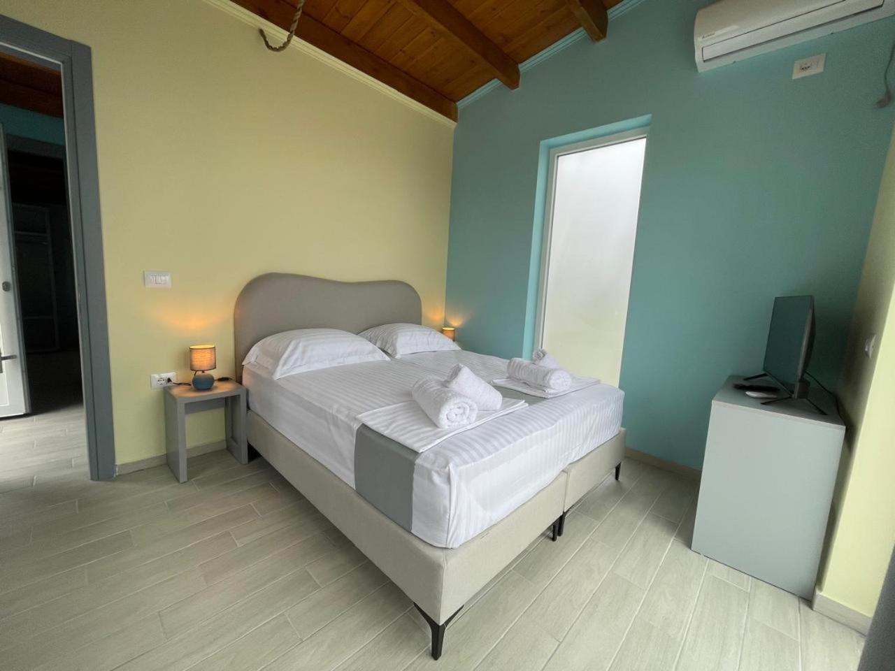 Saint Michelle Residence Shetaj Esterno foto